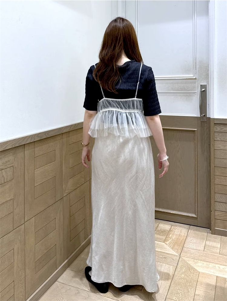 Tシャツ　立体模様のシャーリングトップス（ブルベ夏向け・ブルベ冬向け）