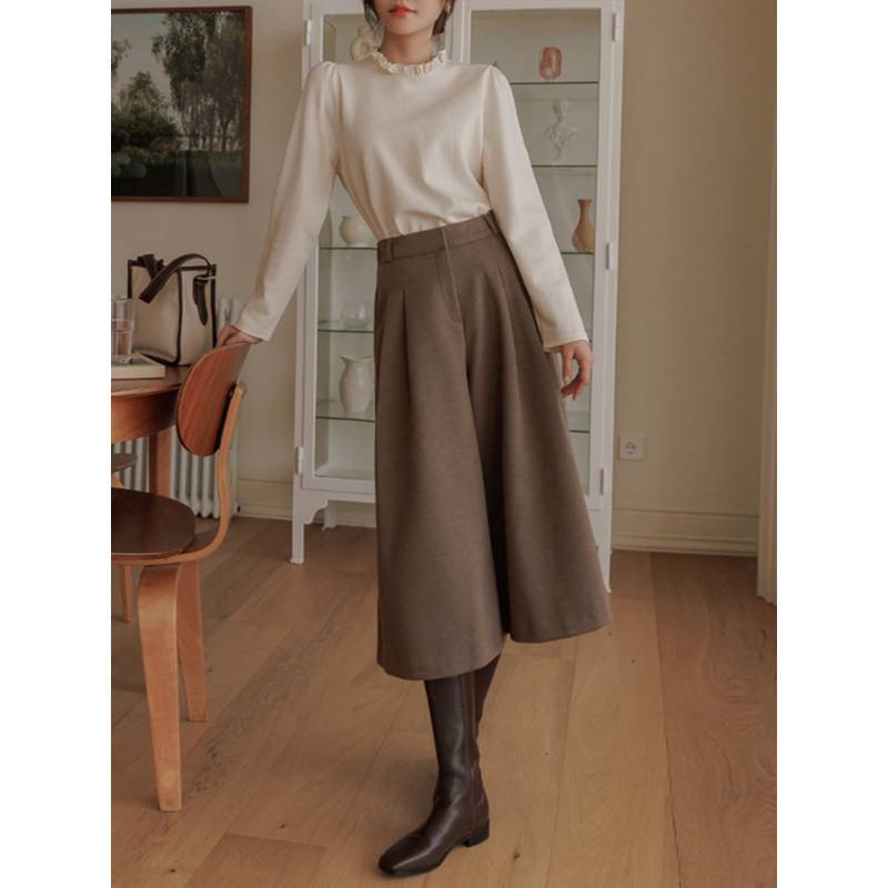 ブルベ夏/ブルベ冬服　上品な女性らしさを演出するハイウエストガウチョパンツ