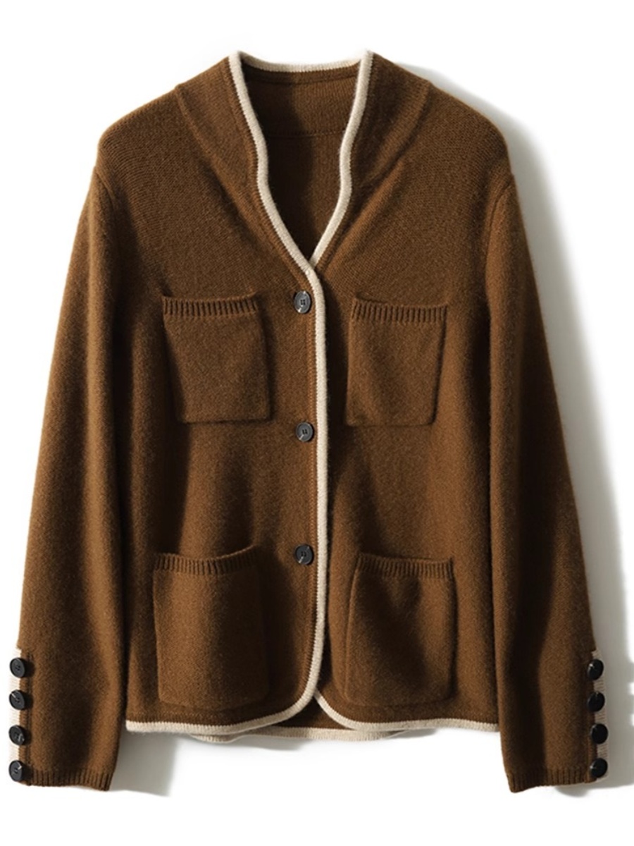 ブルベ夏/ブルベ冬服　上品な丸ボタン付きニットカーディガン