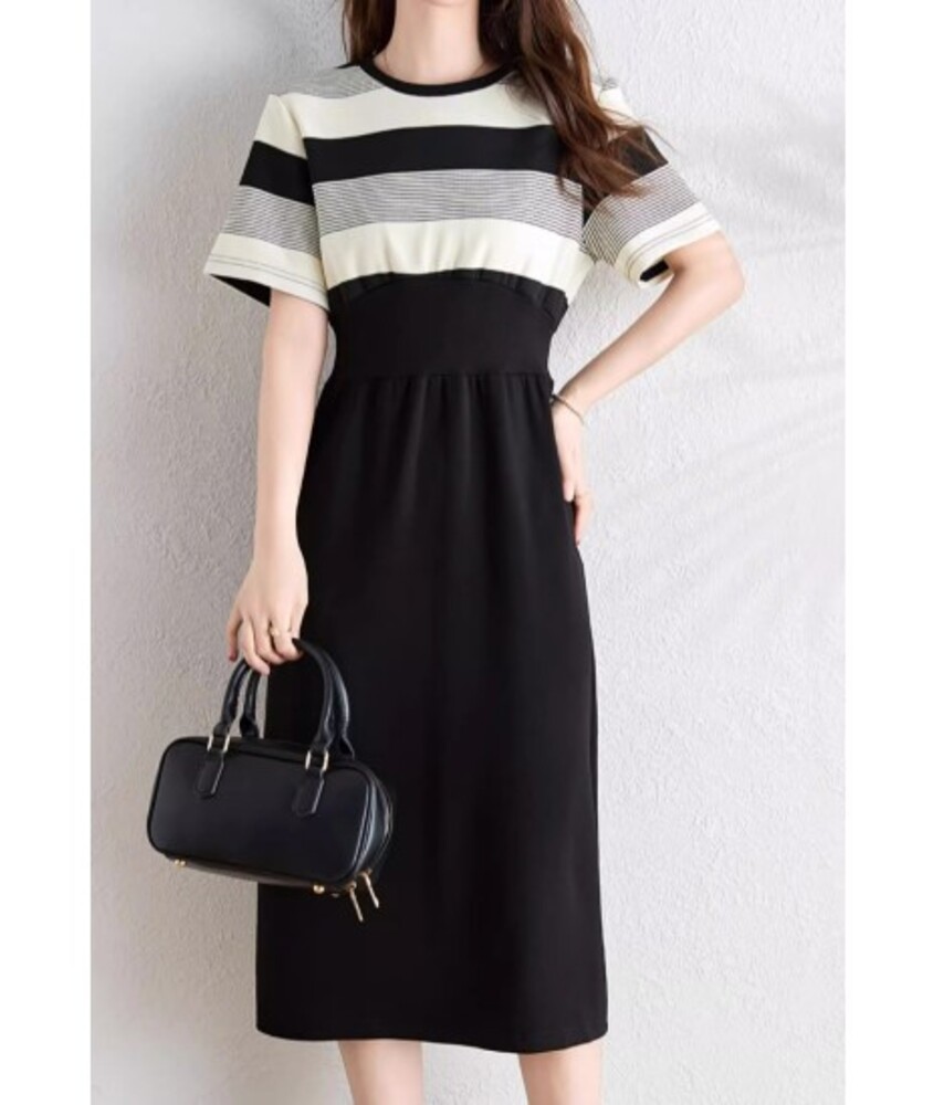ブルベ冬服 ウエスト切り替え ボーダーワンピース