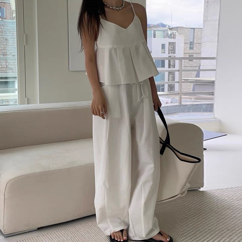 ブルベ服　リラックス風ノースリーブペプラム上下セットアップ（ブルベ夏向け・ブルベ冬向け）