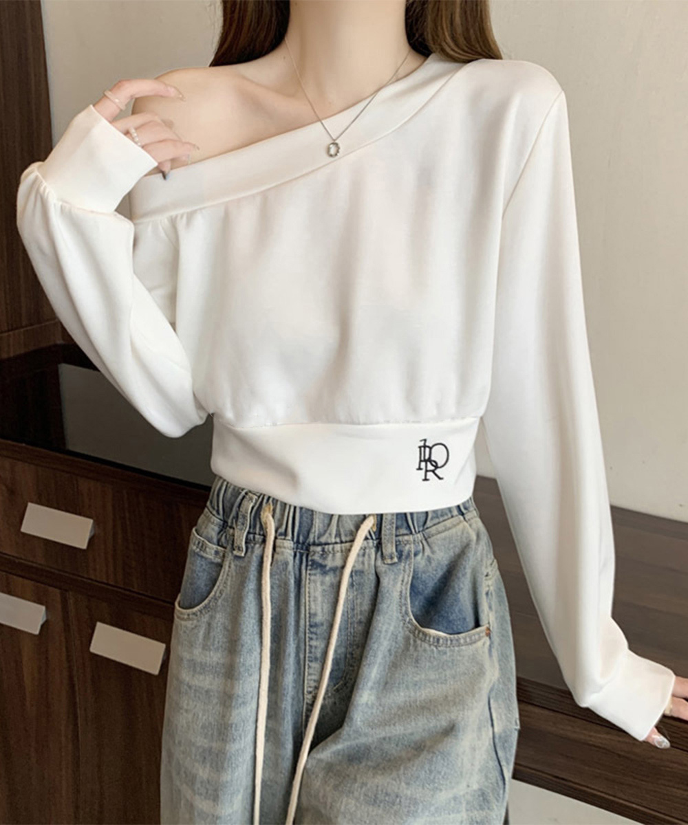イエベ服　片肩見せ ショート丈スウェット トレーナー（イエベ春向け・イエベ秋向け）
