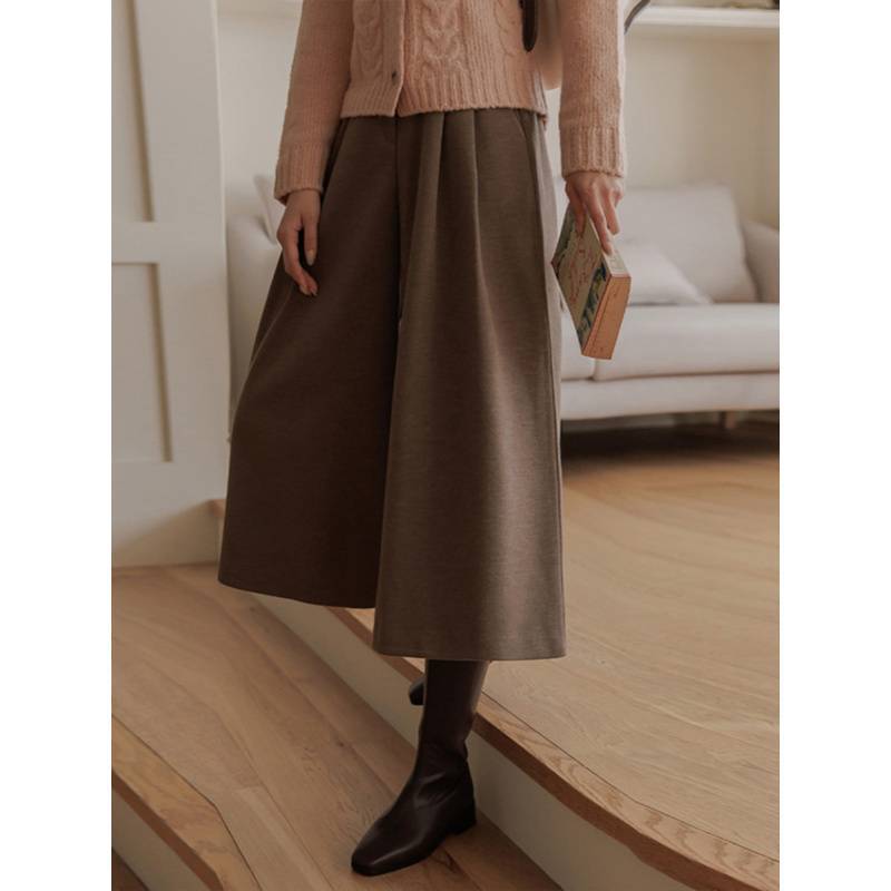 ブルベ夏/ブルベ冬服　上品な女性らしさを演出するハイウエストガウチョパンツ