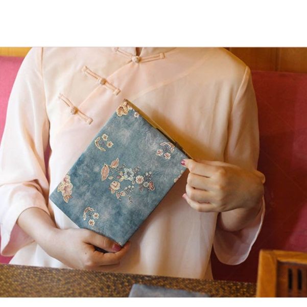 https://fulmo-img-server.com/bookcoverly/1748850858842_c4i1e6js_hihvlfh1.jpeg