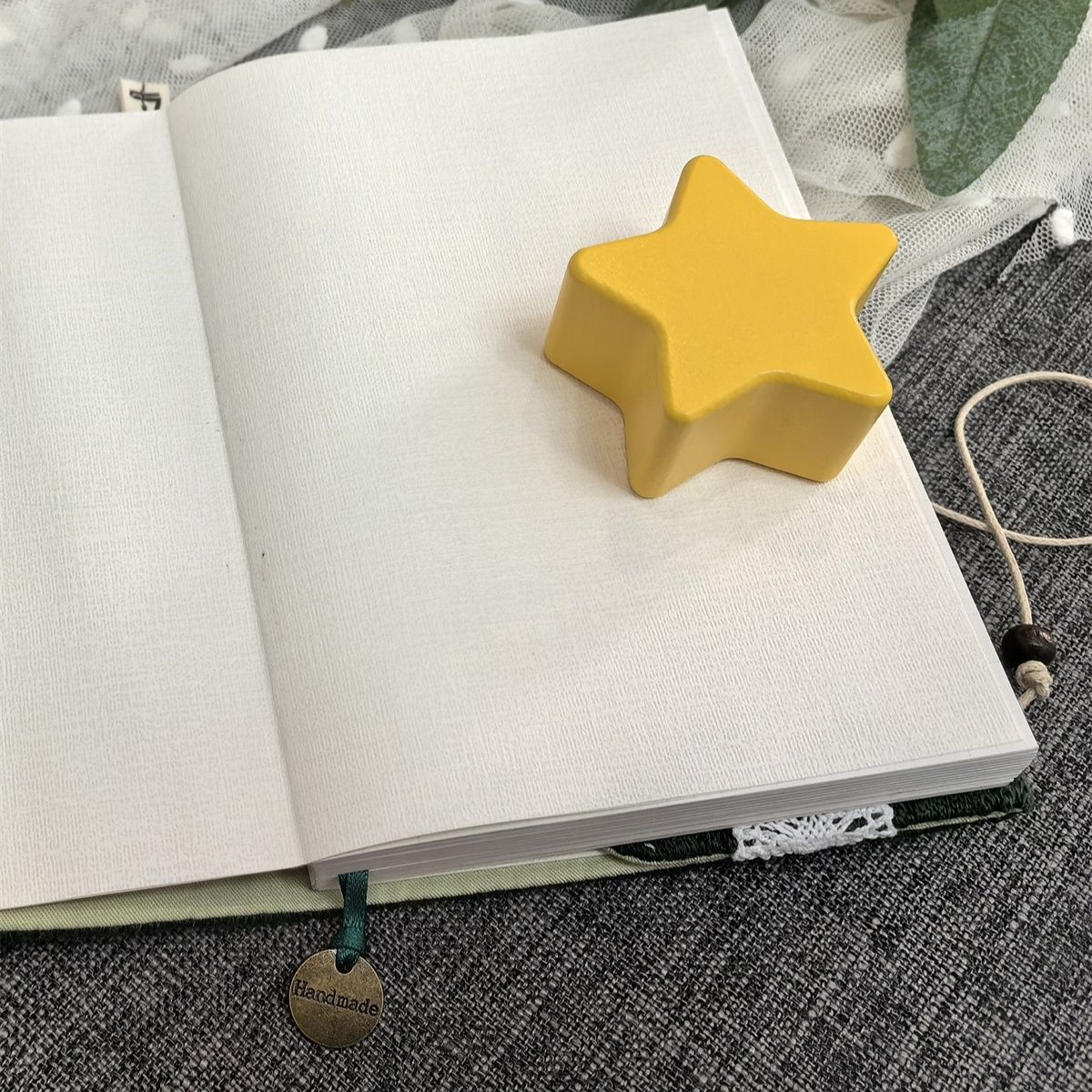 https://fulmo-img-server.com/bookcoverly/1748871870534_0qn6btgk_wzty964u.jpeg