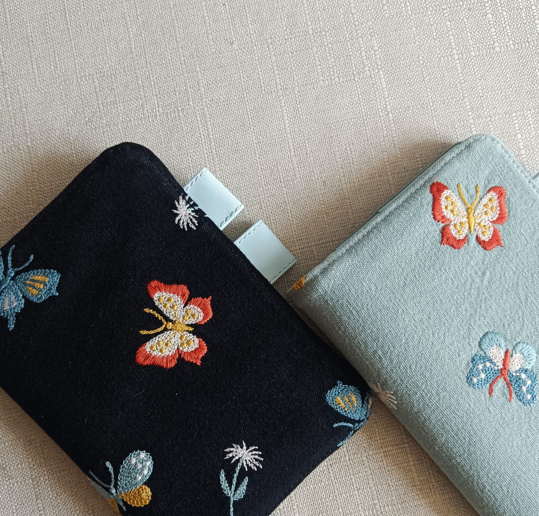 ブックカバー 蝶々刺繍キャンバスブックカバー