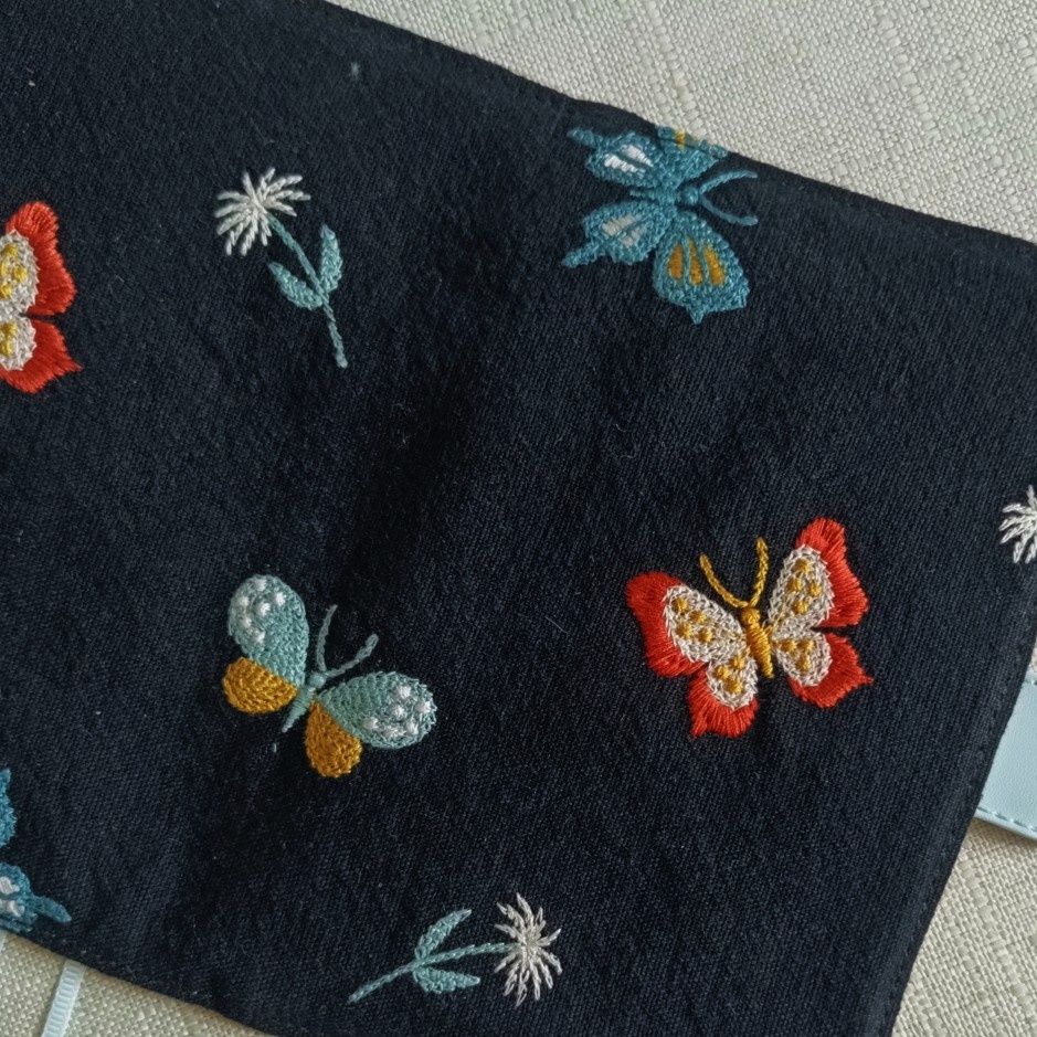 ブックカバー 蝶々刺繍キャンバスブックカバー