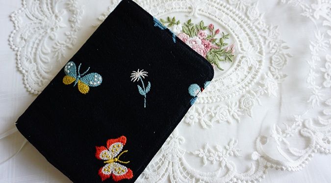 ブックカバー 蝶々刺繍キャンバスブックカバー