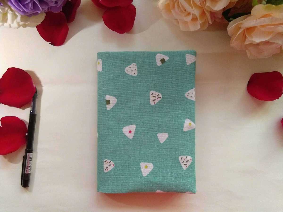 https://fulmo-img-server.com/bookcoverly/1756436966167_wkio8yja_zem0cslj.jpeg