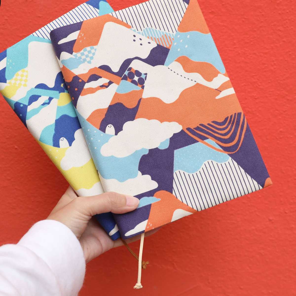 ブックカバー 彩雲模様のキャンバス