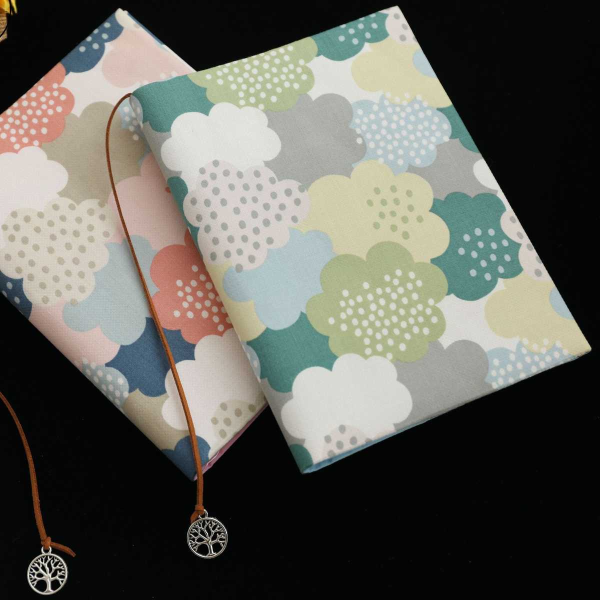 ブックカバー 花雲模様の優美手帳カバー