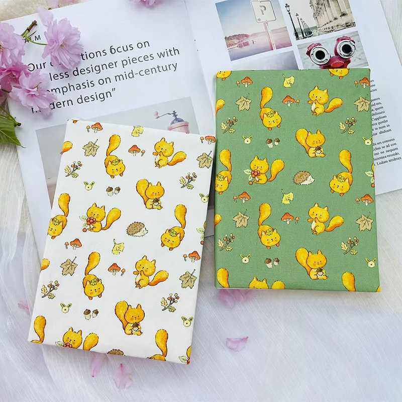 ブックカバー 森の仲間りす柄ブックカバー