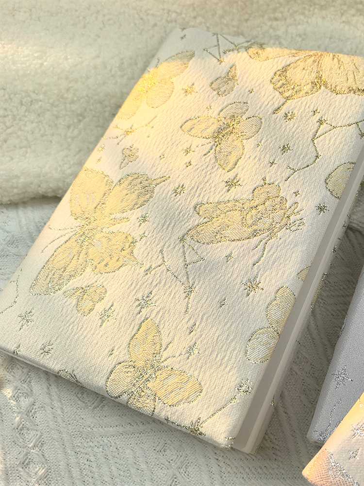 ブックカバー 蝶舞う金彩織物