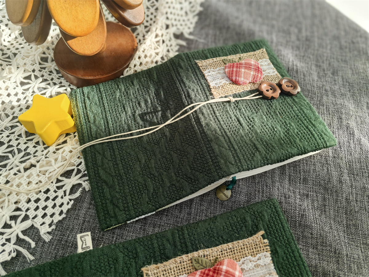 https://fulmo-img-server.com/bookcoverly/44bb3b77-c3e4-43c3-b8f2-5fe3b2bf376e.jpg
