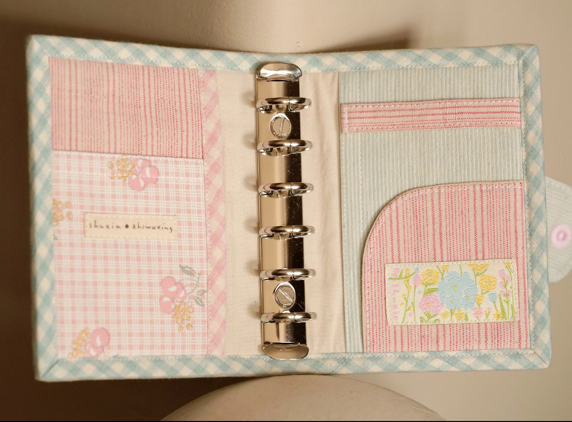 https://fulmo-img-server.com/bookcoverly/496a958f-fd9d-4e2d-b511-ffa22cb85b8c.jpg