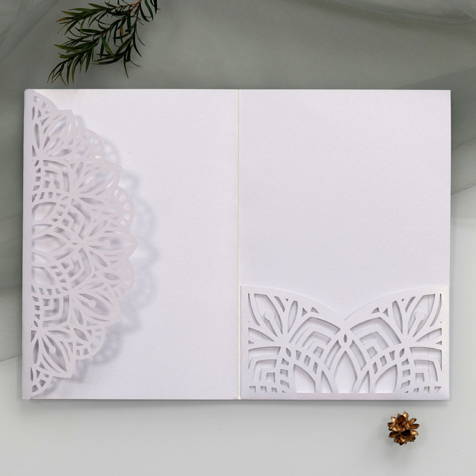 ブックカバー 透かし彫り曼荼羅模様のブックカバー用紙