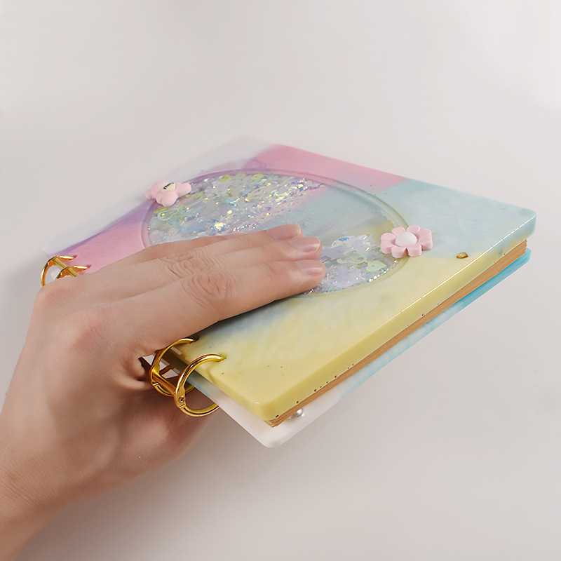 ブックカバー 揺れるラメ入り透明窓付き六穴金具ハードカバー手帳