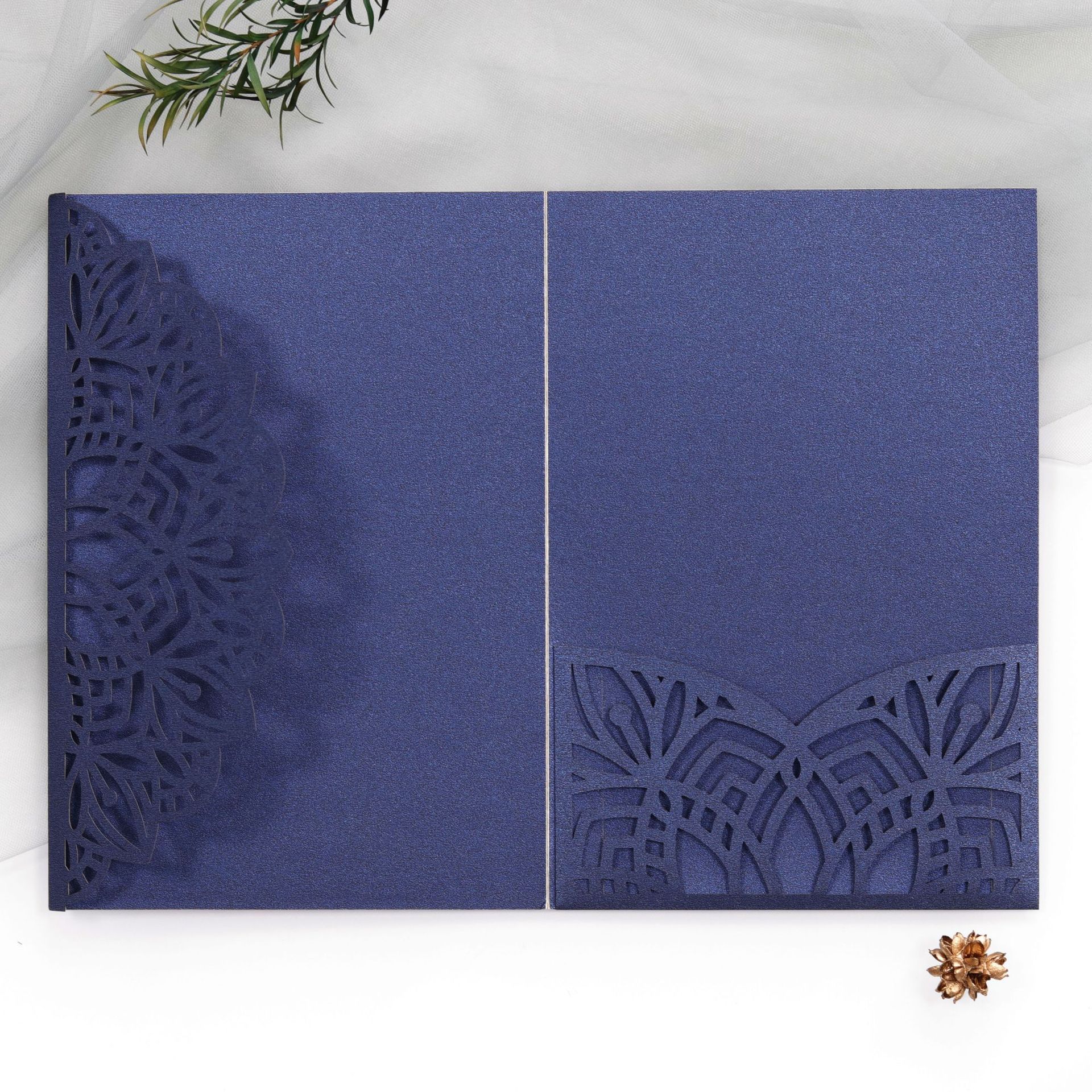 ブックカバー 透かし彫り曼荼羅模様のブックカバー用紙