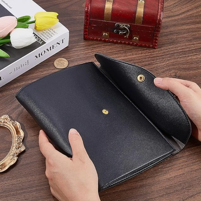 https://fulmo-img-server.com/bookcoverly/67137f00-c6e1-48b1-accd-89e0d7a78df5.jpg