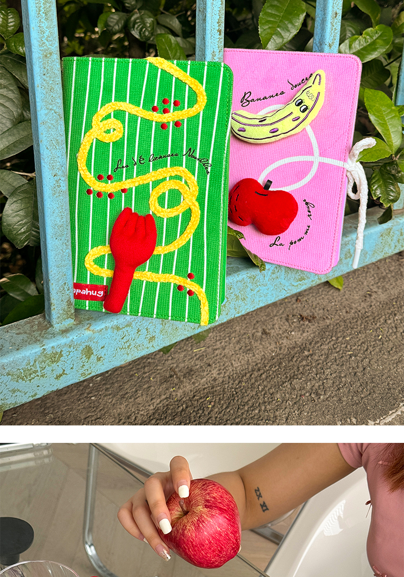 ブックカバー フルーツ刺繍の絵本ブックカバー