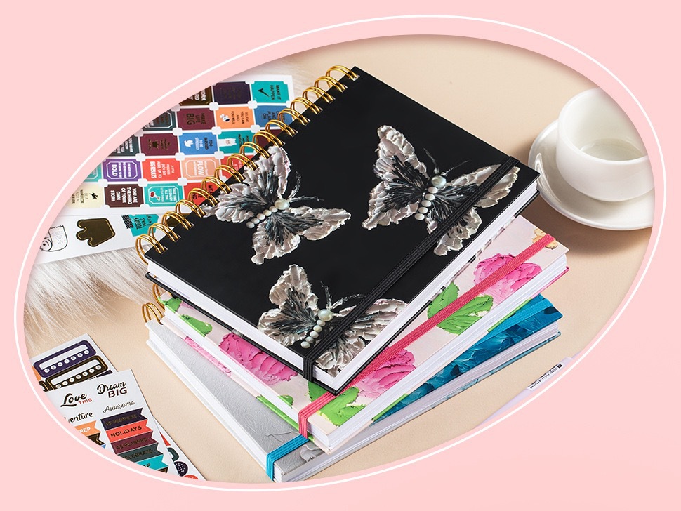 ブックカバー 油彩風花柄と蝶々の立体的装飾ノート型ブックカバー