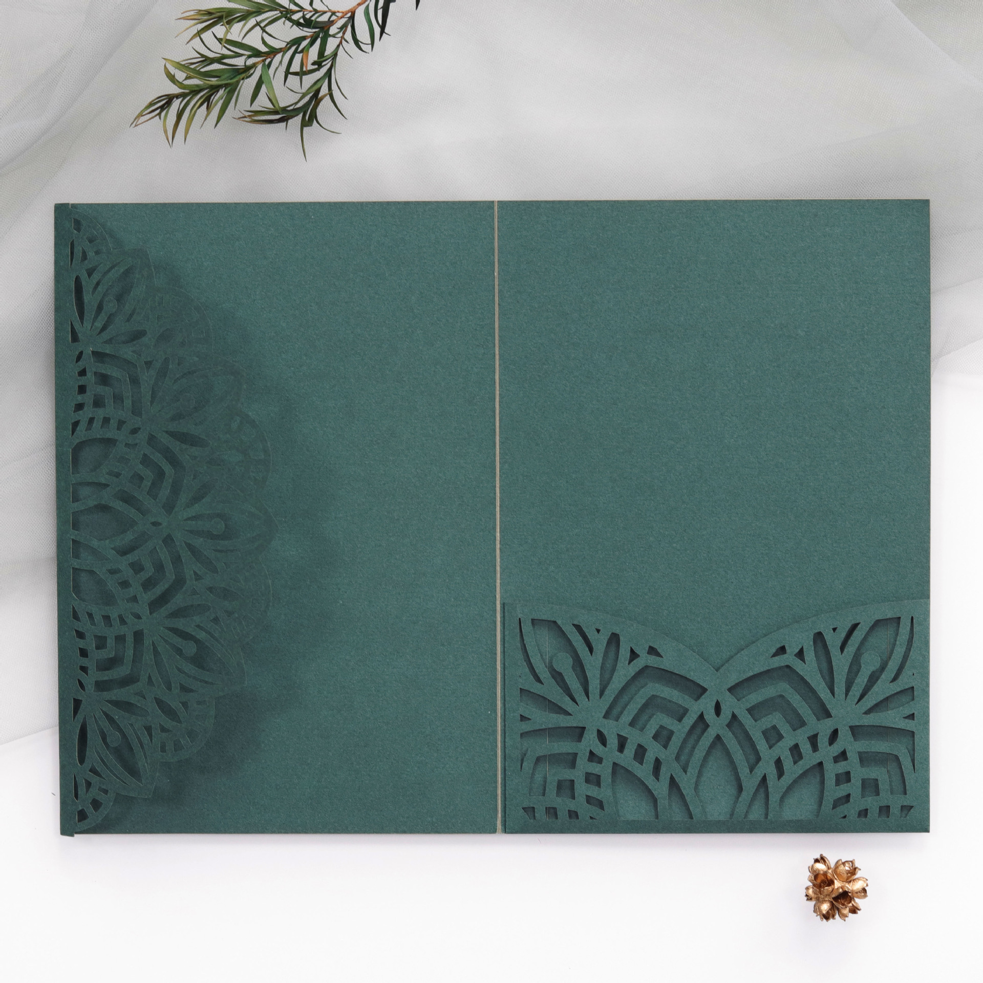 ブックカバー 透かし彫り曼荼羅模様のブックカバー用紙