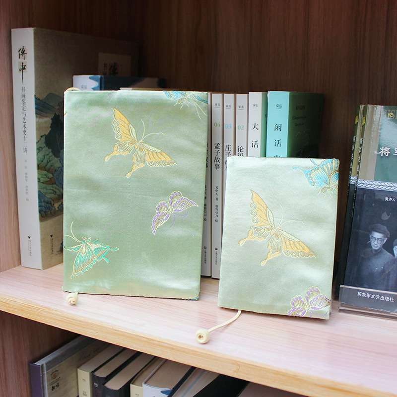 https://fulmo-img-server.com/bookcoverly/ac751563e55541bb9d23467b1eaf7234.jepg