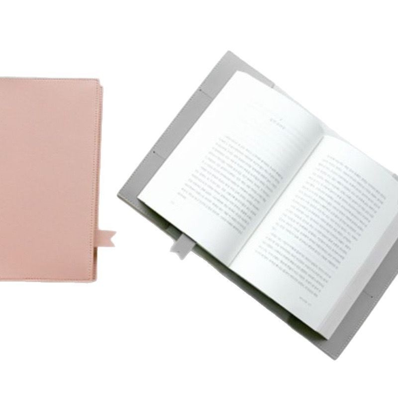 ブックカバー 上質な革を使用したシンプル仕立てのブックカバー