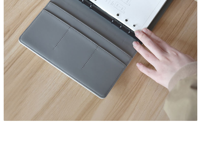 https://fulmo-img-server.com/bookcoverly/cf667004-3e43-4ba8-9436-8fbb806568ad.jpg