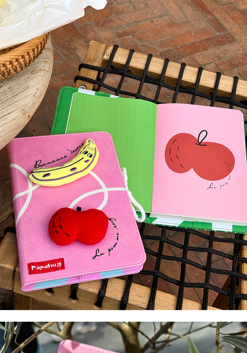 ブックカバー フルーツ刺繍の絵本ブックカバー