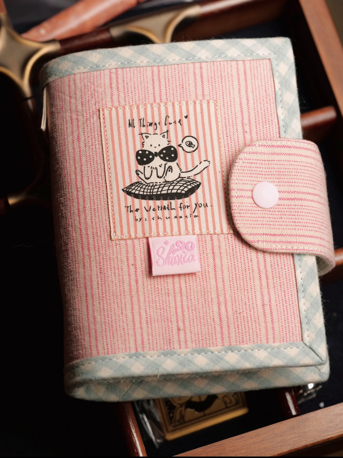 https://fulmo-img-server.com/bookcoverly/eaff0115-71f6-4c6c-8d00-b7367c7d8540.jpg