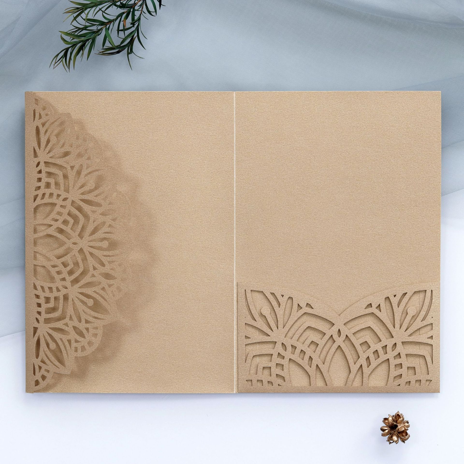 ブックカバー 透かし彫り曼荼羅模様のブックカバー用紙