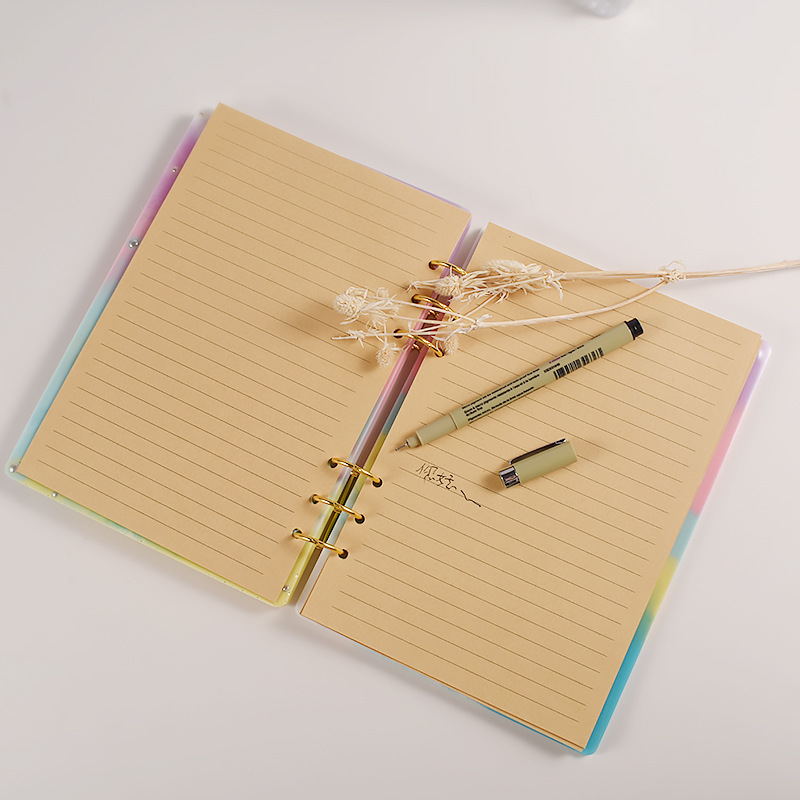 ブックカバー 揺れるラメ入り透明窓付き六穴金具ハードカバー手帳