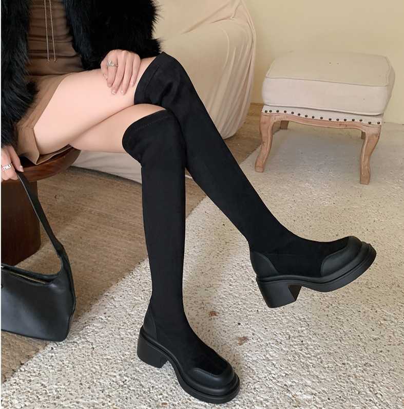 スラリと美脚が叶う！ニーハイブーツのおすすめ10選