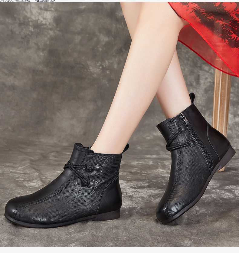 ブーツ ショート 花柄型押しフラットショートブーツ