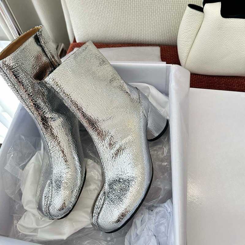ブーツ 輝きメタリック仕上げショートブーツ