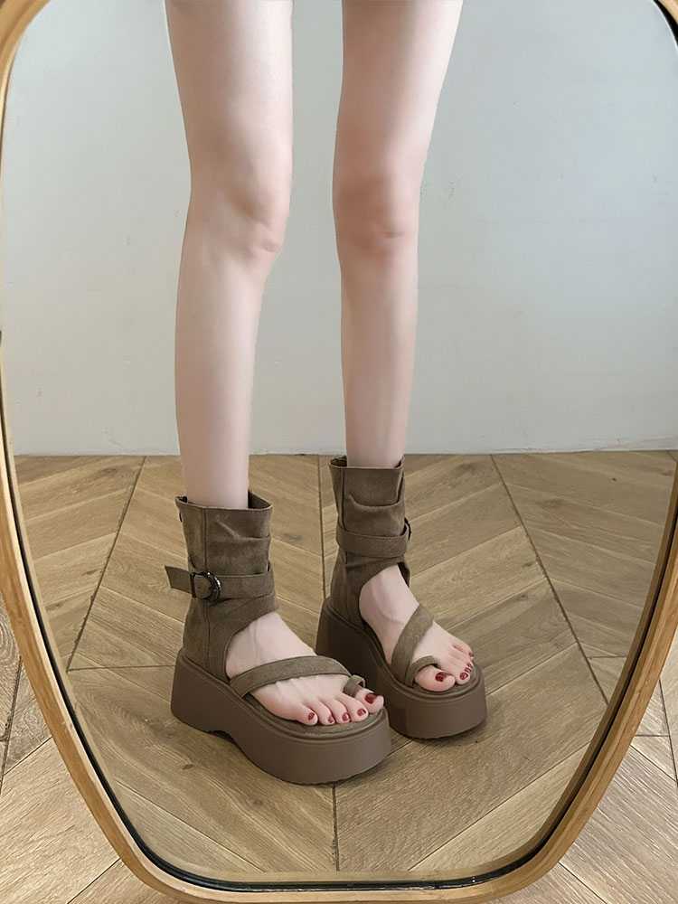 ブーツ 足元スタイリッシュ厚底トングブーツ