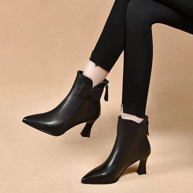 女性用裏起毛付きポインテッドトゥショートブーツ