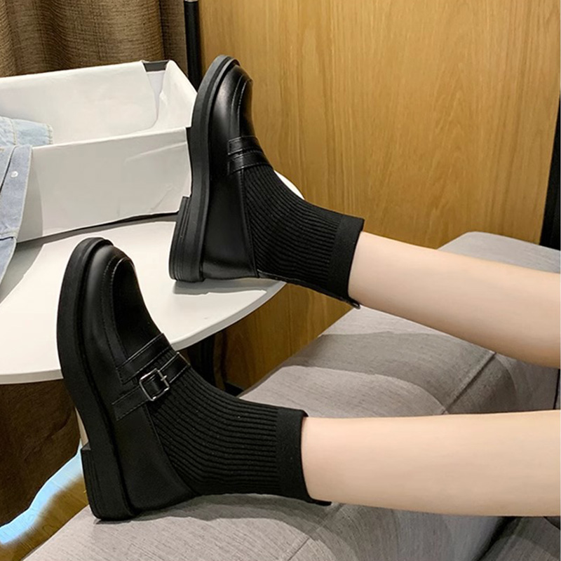 ソックス風ローファーブーツ黒ニット素材可愛い