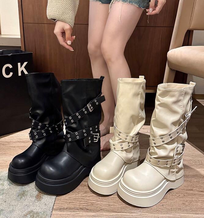 厚底ロングブーツ スタッズベルト付き 秋冬合皮ブーツ
