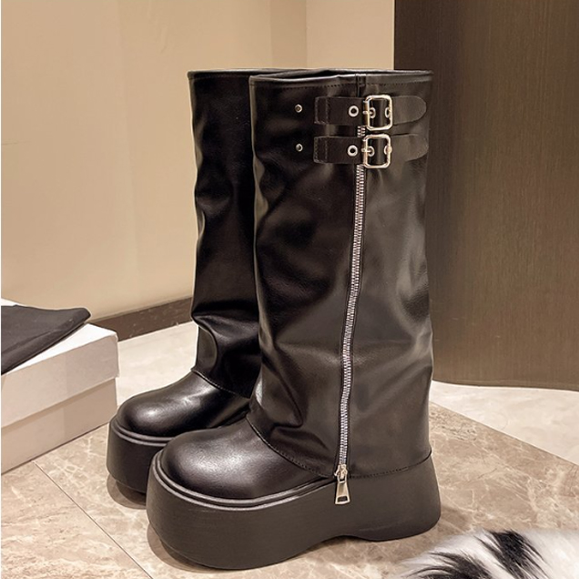 https://fulmo-img-server.com/bootsmarket/bb03f77a-eb70-403a-a11a-2216559a971e.jpg