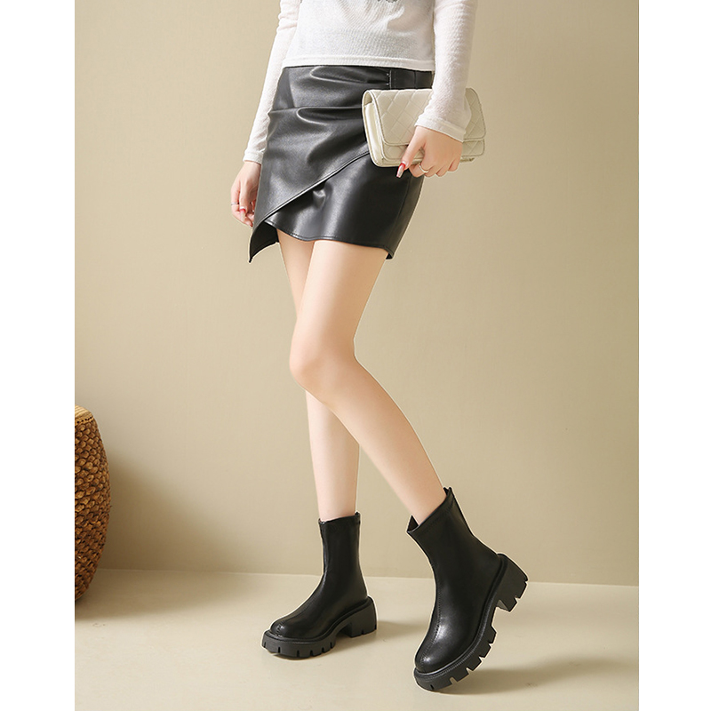 https://fulmo-img-server.com/bootsmarket/c036df62-f19e-4400-8808-4cb11596684c.jpg