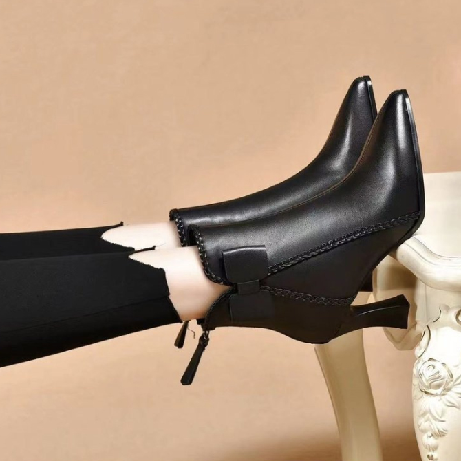 女性用裏起毛付きポインテッドトゥショートブーツ