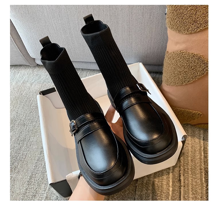 ソックス風ローファーブーツ黒ニット素材可愛い