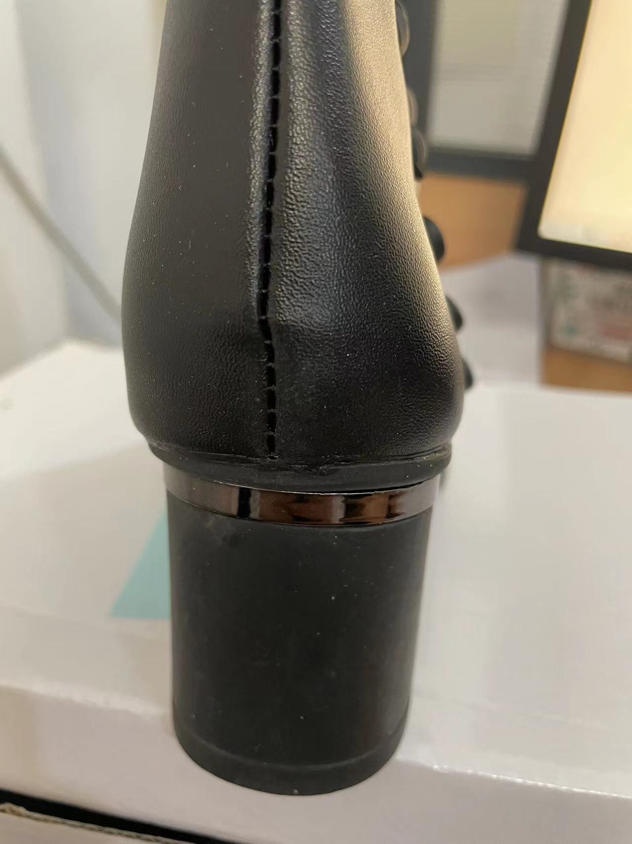 レディース裏起毛ショートブーツ編み上げ太ヒール黒