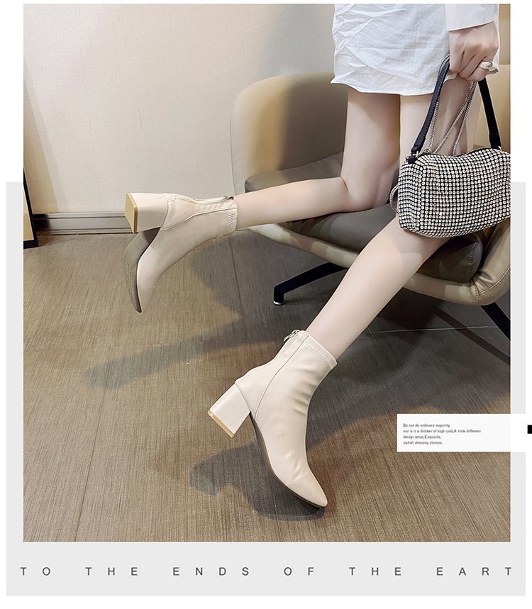 定番人気ショートブーツ太ヒール6センチ黒白