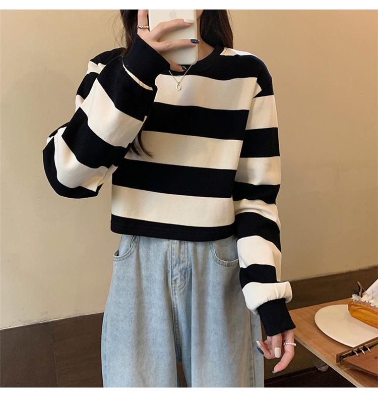 https://fulmo-img-server.com/borderly/1573ffa4-c8ab-498c-a65f-30d7b84c33a8.jpg