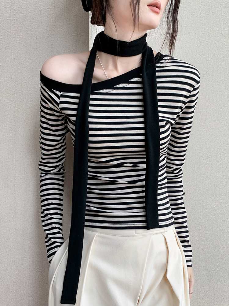 ボーダー 肩見せスカーフ付きボーダーロンT