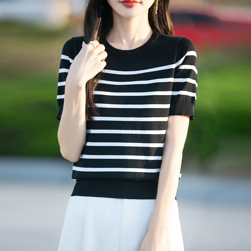 https://fulmo-img-server.com/borderly/24feeaae-6c33-41e2-abc5-7db4bce97f2f.jpg