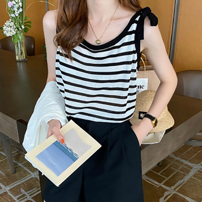 ボーダー服 タンクトップ ボーダー柄ニットタンクトップ 肩紐リボン付きキャミソール